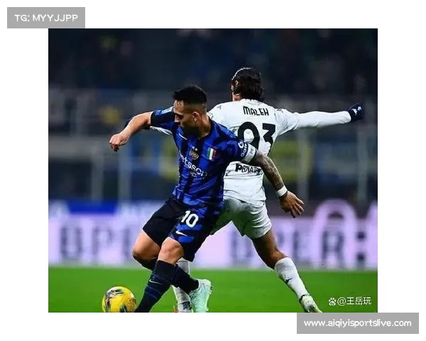 国米更衣室庆祝劳塔罗里程碑，全队合影纪念历史时刻